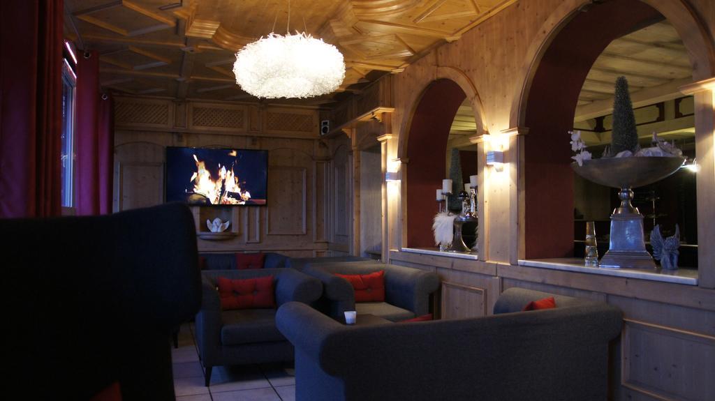 Gersthofer Auszeit Hotel แกร์สโทเฟิน ภายนอก รูปภาพ