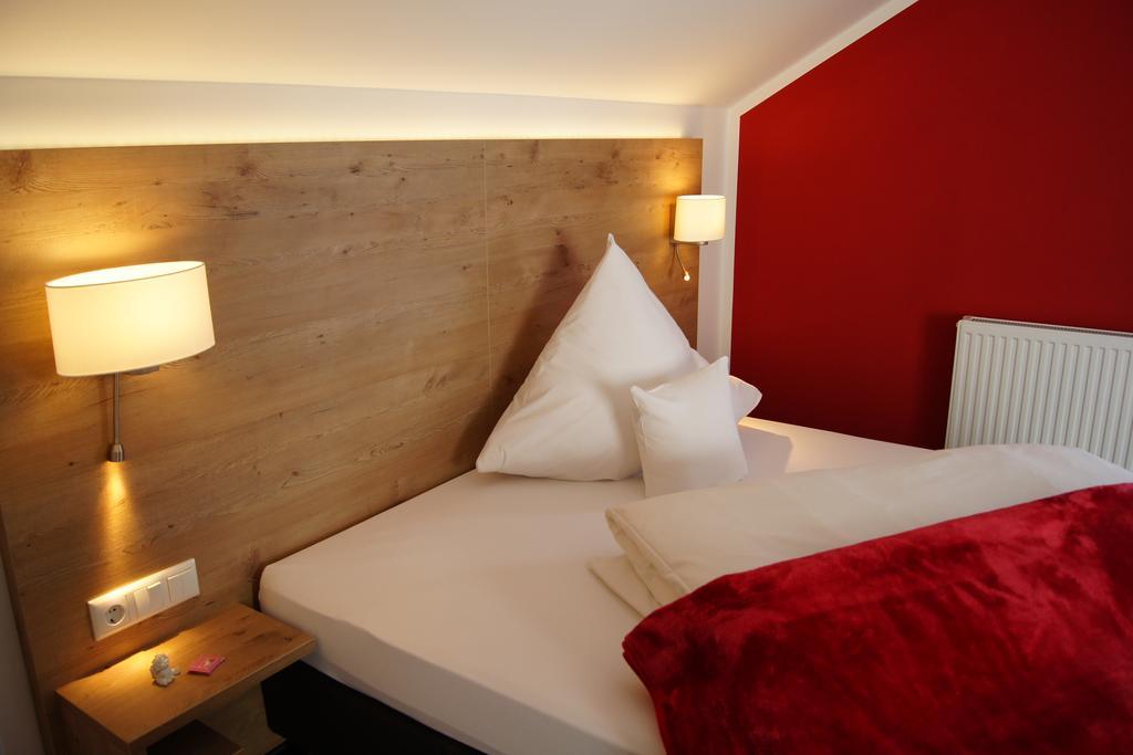 Gersthofer Auszeit Hotel แกร์สโทเฟิน ภายนอก รูปภาพ