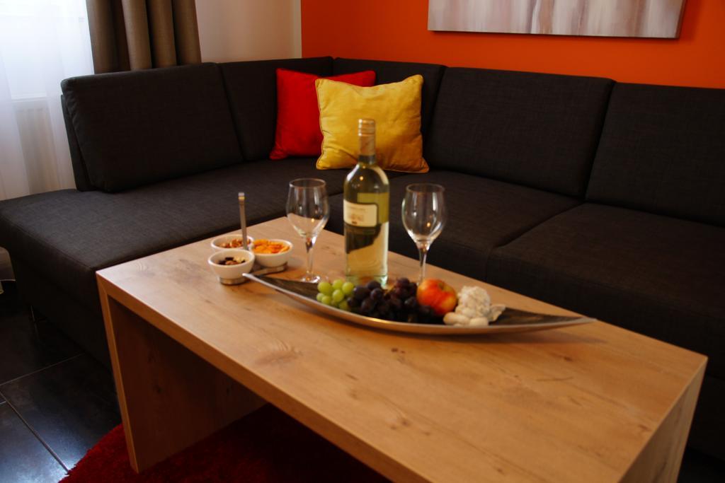 Gersthofer Auszeit Hotel แกร์สโทเฟิน ภายนอก รูปภาพ